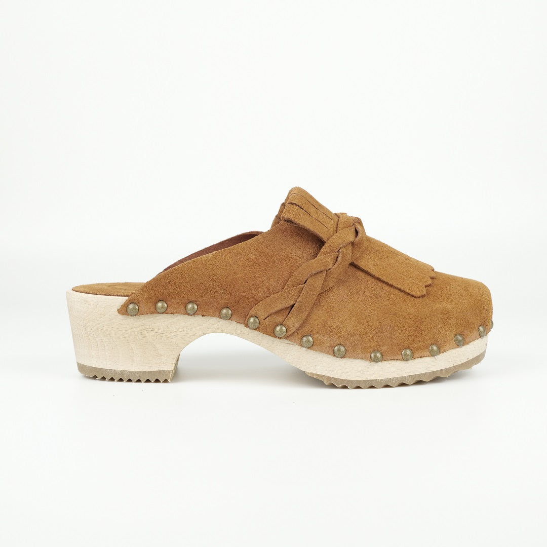 Camelia clogs
